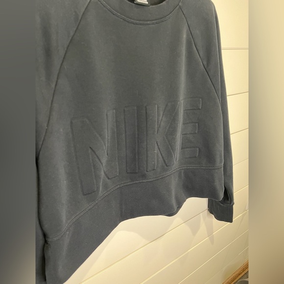 Nike Embossed Cropped Crewneck Black on Black Size Women's XS Casual Athletic - Picture 4 of 10